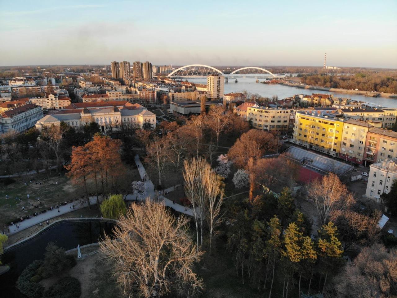 Studio Apartman Ld U Strogom Centru Novi Sad Dış mekan fotoğraf